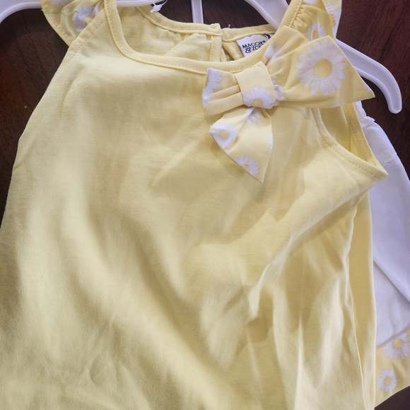 Maggie & Zoe Yellow and White Daisy Bow Tank Top & Shorts Set - Picture 4 of 4